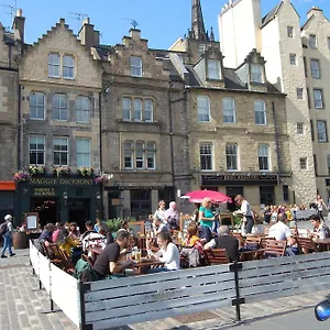 grassmarket-old-town-apartment.edinburghhotelsuk.org/